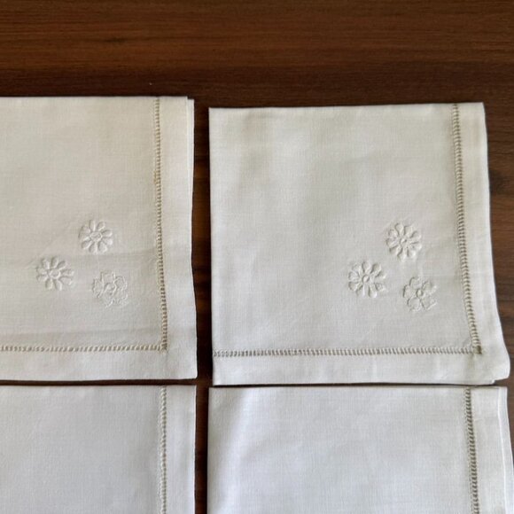 6 Vintage White Linen Napkins 12"x12" Reticulated Edges & Floral Embroidery - Picture 5 of 9